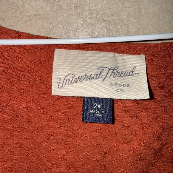 Universal Thread Rust Orange Textured Top - Picture 2 of 2